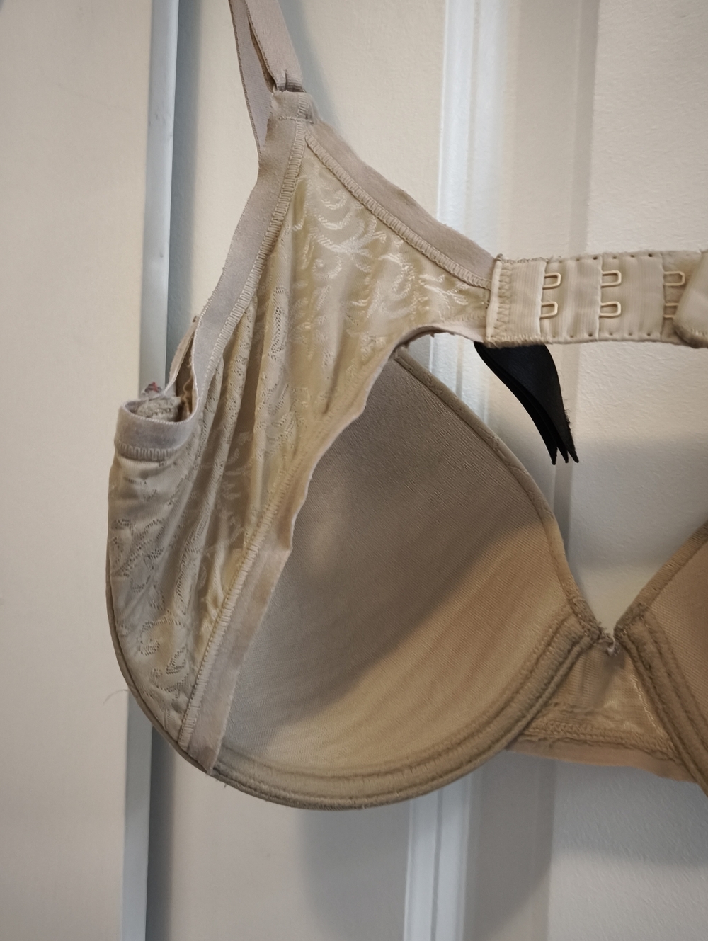 2 Natori Bras For $8 Black And Nude Lace - Picture 14 of 16